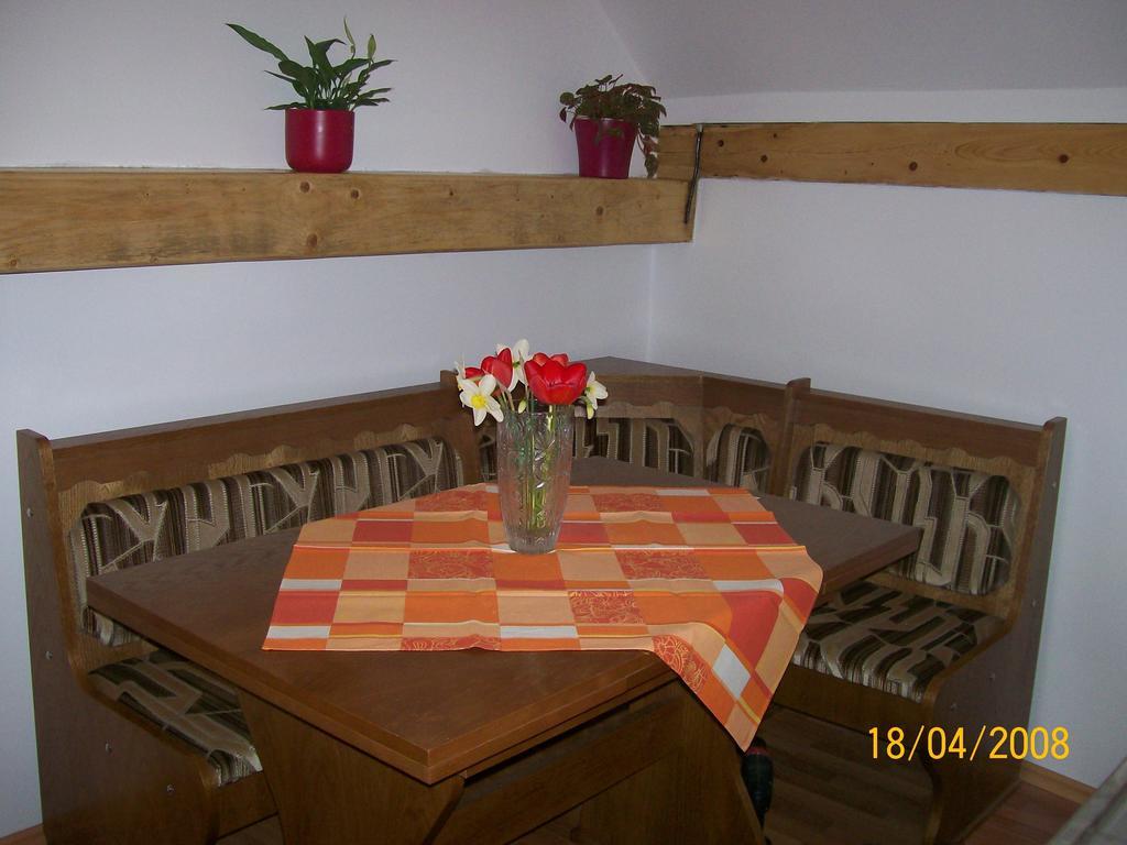 Hotel Casa Sara Săcele Camera foto