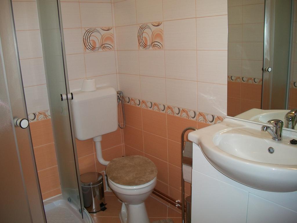 Hotel Casa Sara Săcele Camera foto